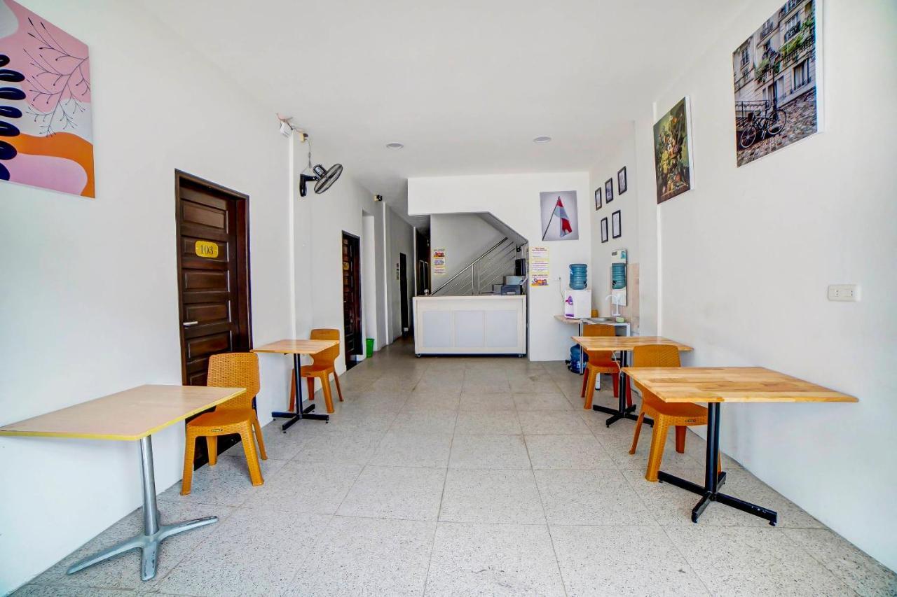 Oyo 91211 Mega Comfort Guest House เมดาน ภายนอก รูปภาพ